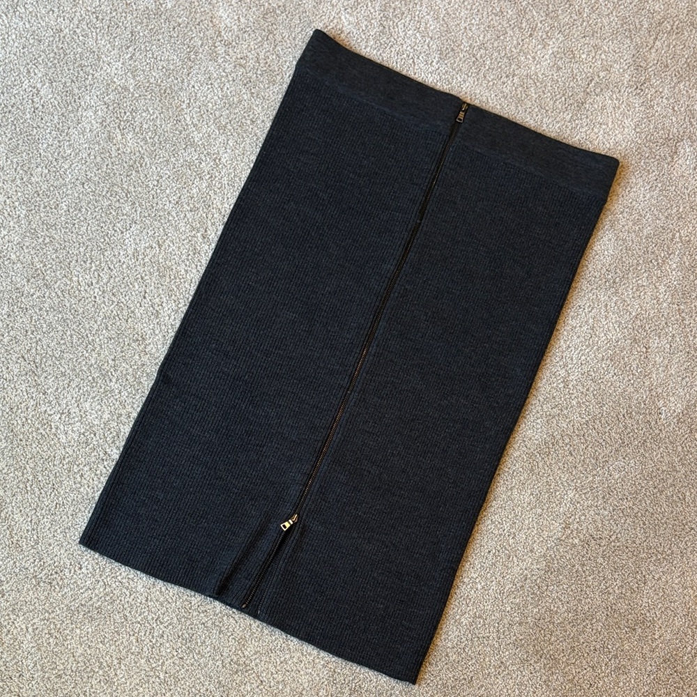 Sweater pencil skirt! Never worn